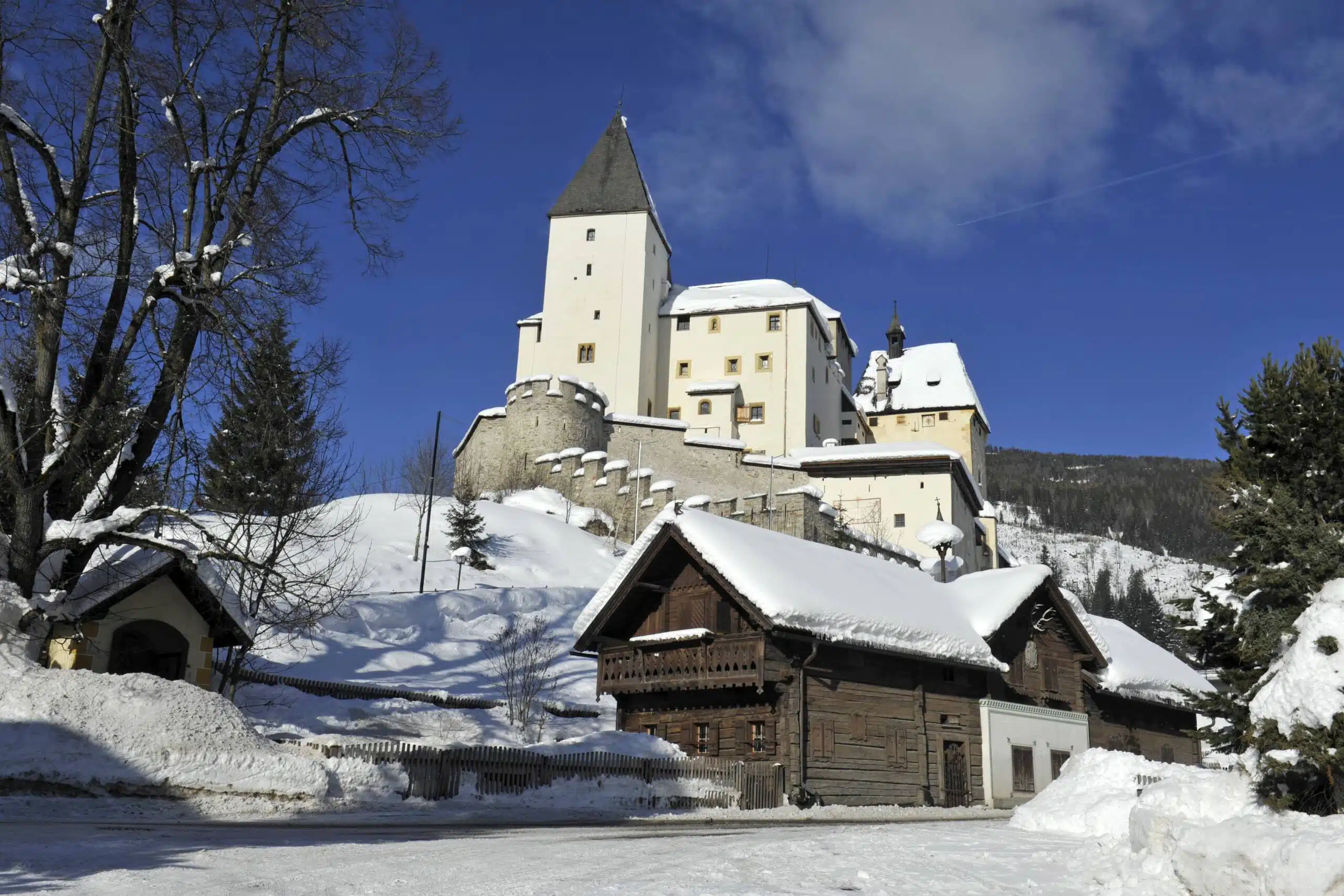 Mauterndorf im Salzburger Lungau ist ein Wintersportort mit historischem Flair und gemütlicher Familienfreundlichkeit.